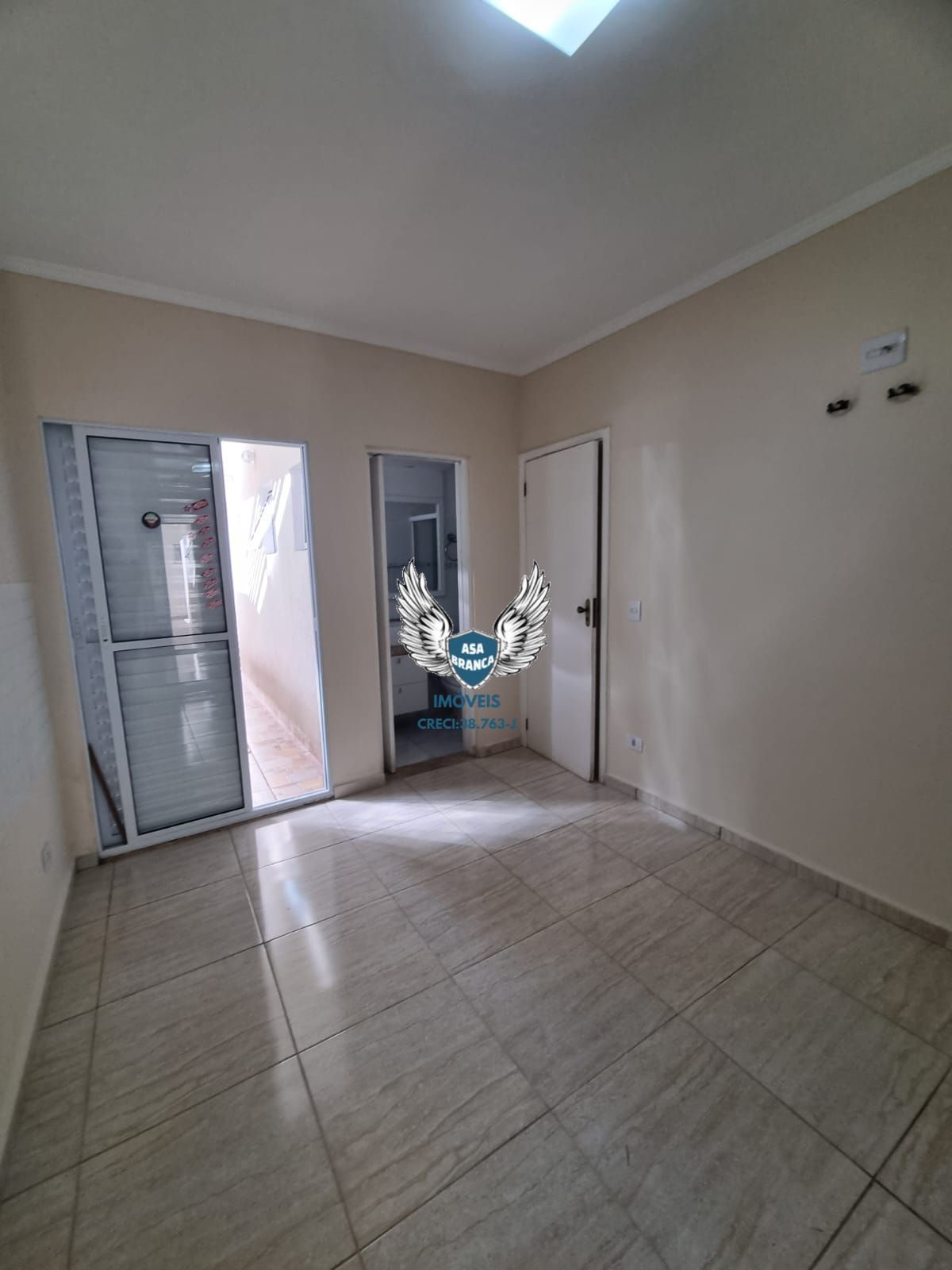 Casa térrea de vila no lauzane paulista com 03 dormitórios sendo 01 suíte