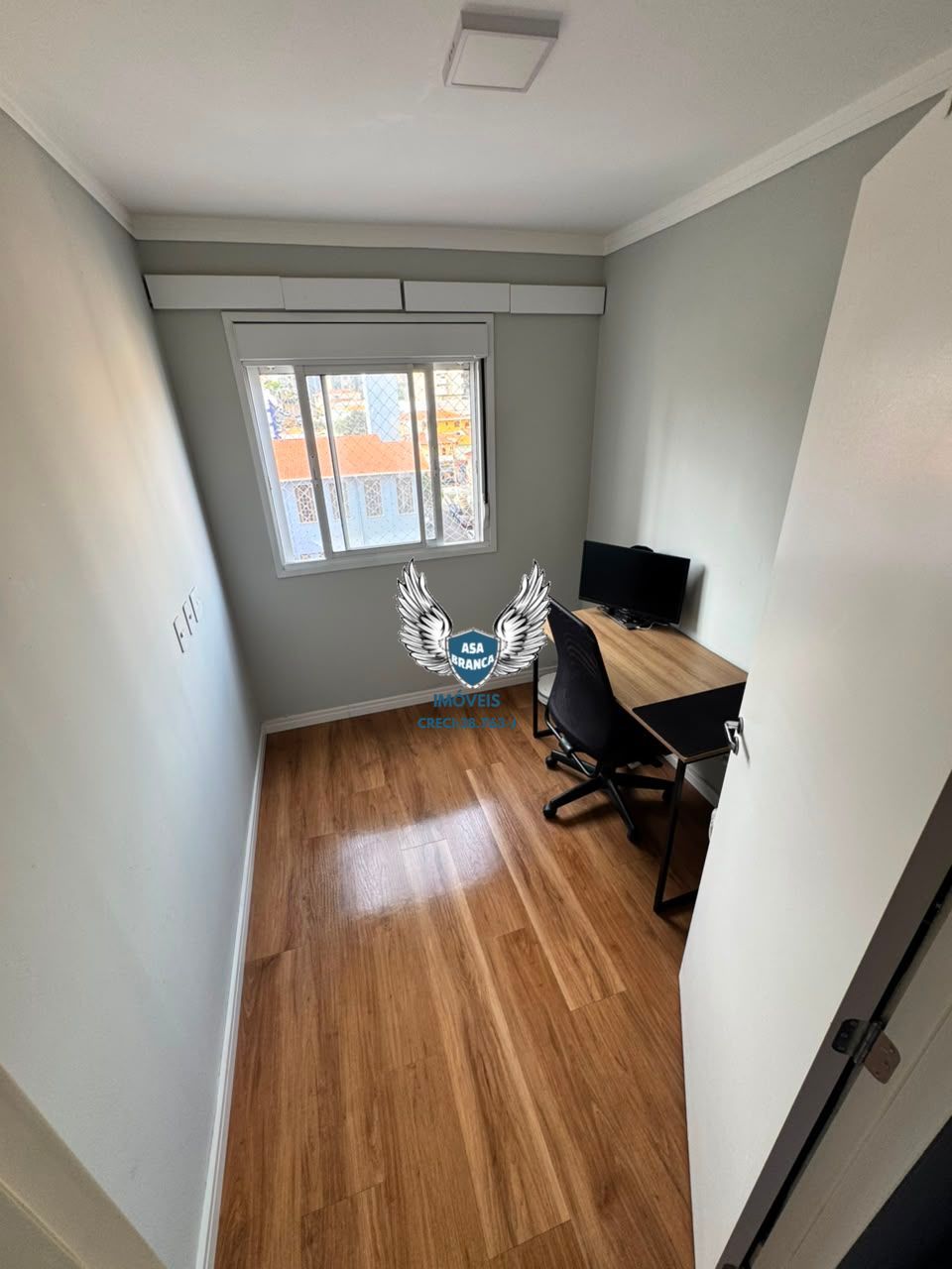 Apartamento na parada inglesa com 02 dormitórios sendo 01 suíte , sem vaga de ga