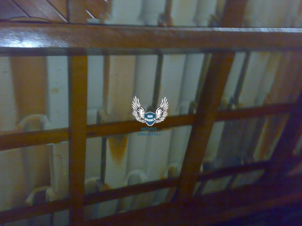Casa térrea no horto florestal com 02 dormitórios sendo 01 suíte