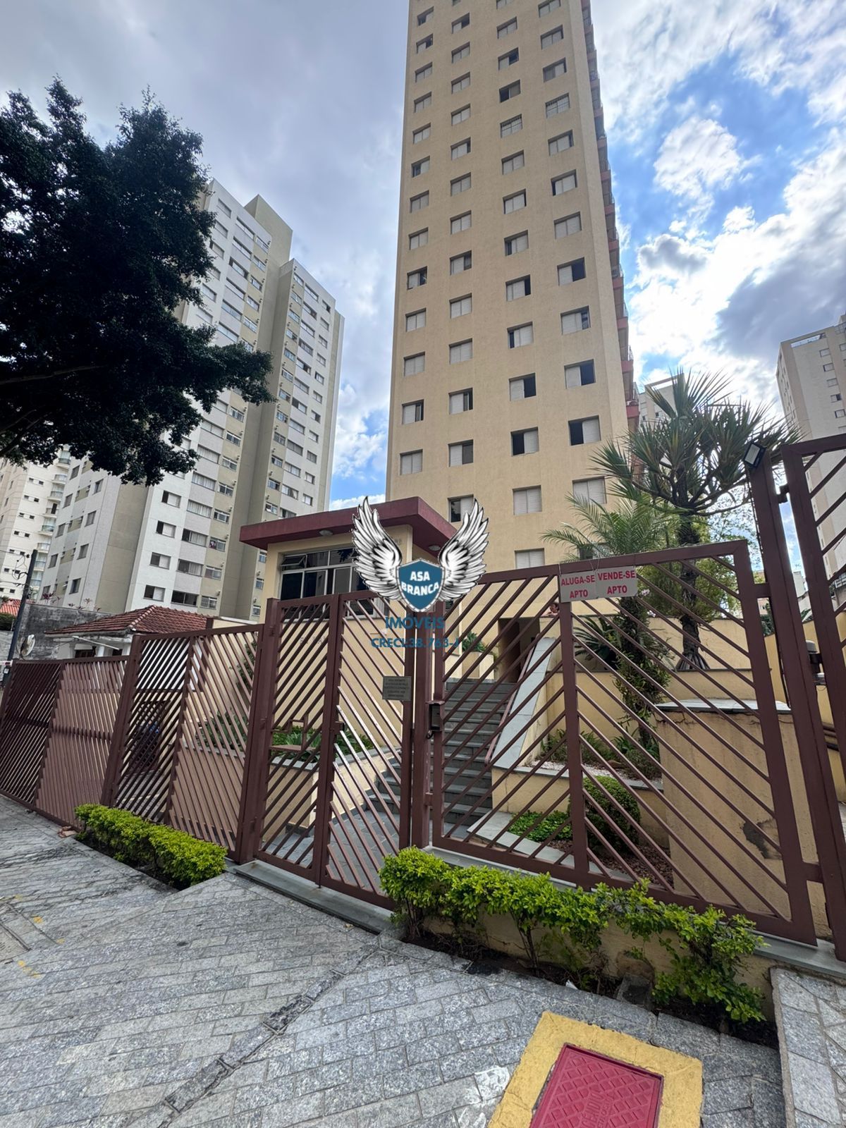 Apartamento com sacada bairro santa terezinha com 02 dormitório e 01 vaga de ga