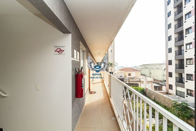Apartamento no tucuruvi 02 dormitórios e 01 vaga de garagem à 800 metros do metr