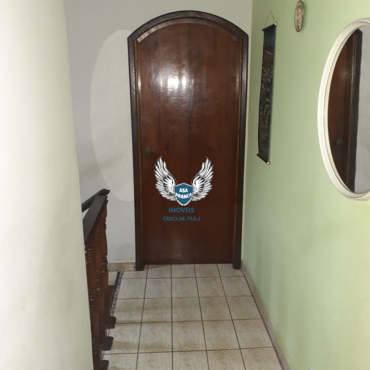 Sobrado com 02 dormitórios e 01 vaga de garagem