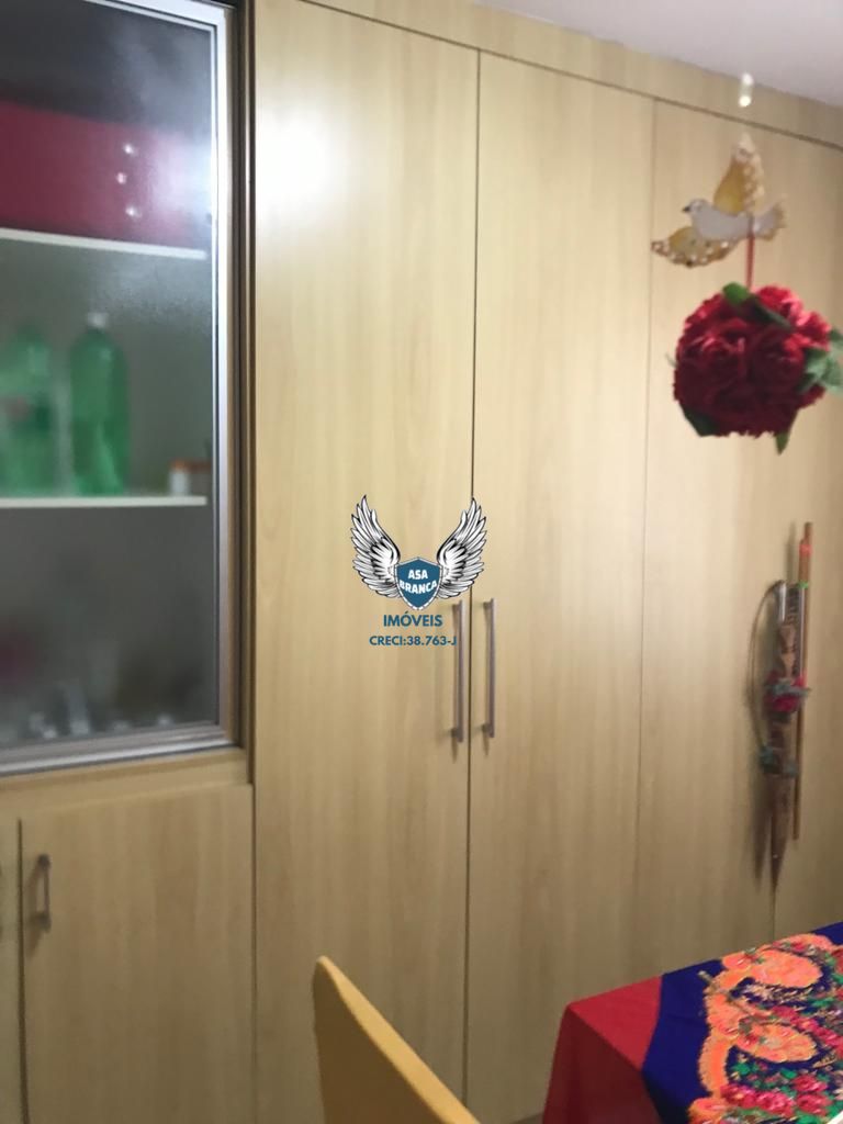 Casa térrea com 05 quartos em santana ao lado do colégio militar do exército