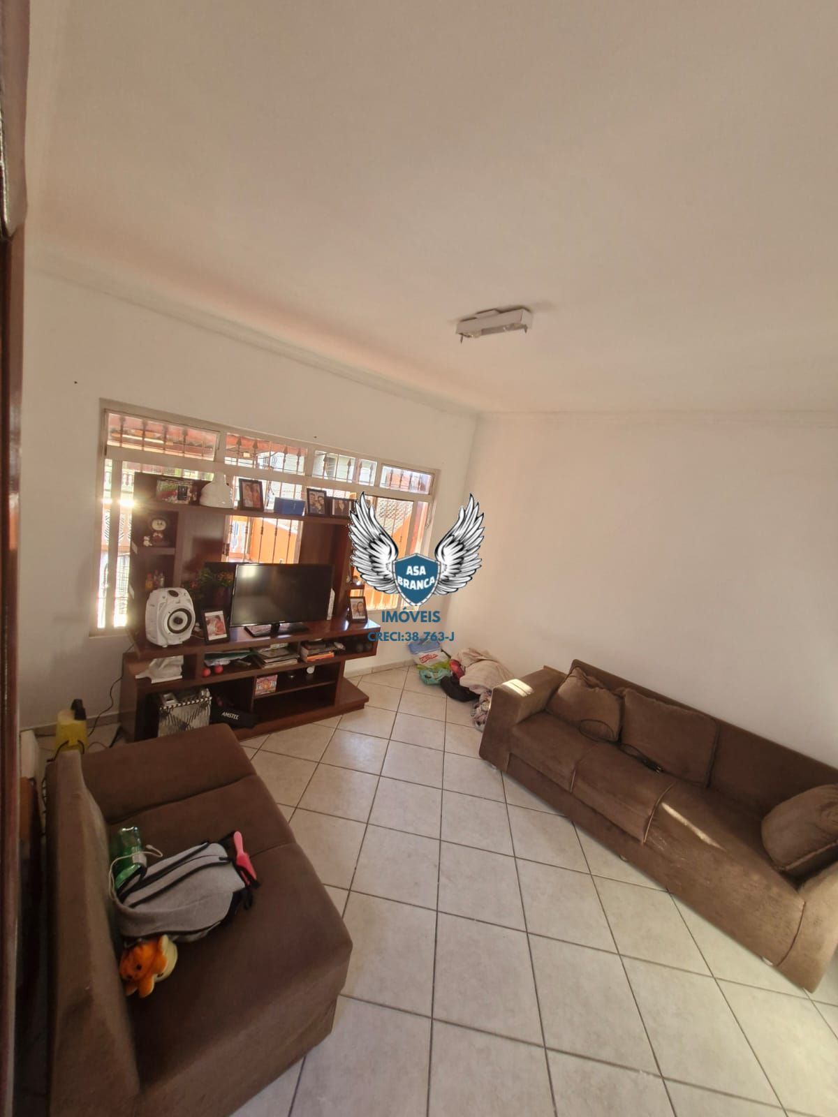 Sobrado no jaraguá com 03 dormitórios e 02 vagas de garagem