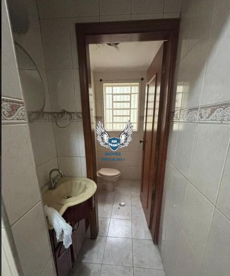 Sobrado no tremembe com 03 dormitórios sendo 01 suíte e 04 vagas de garagem