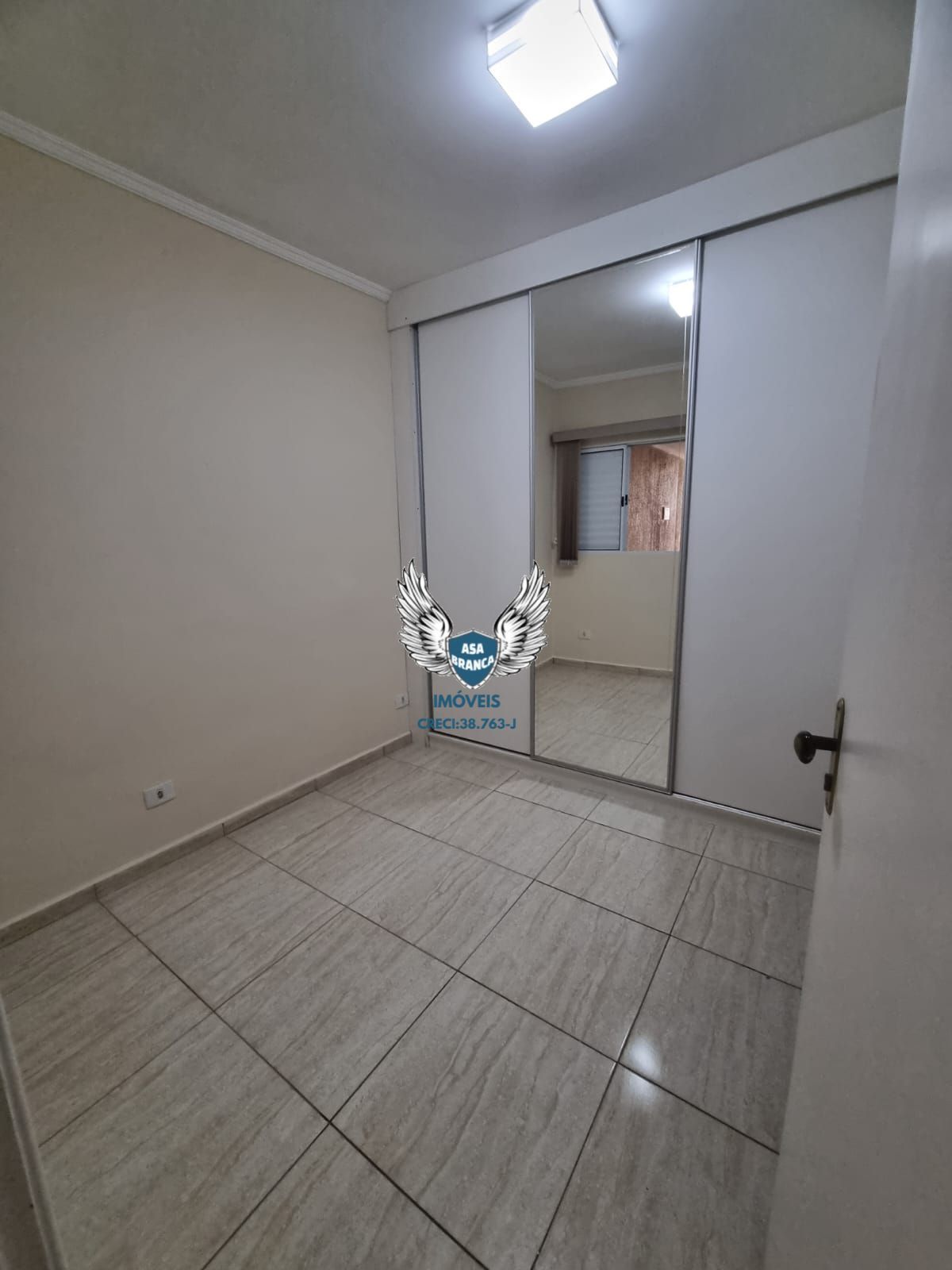 Casa térrea de vila no lauzane paulista com 03 dormitórios sendo 01 suíte