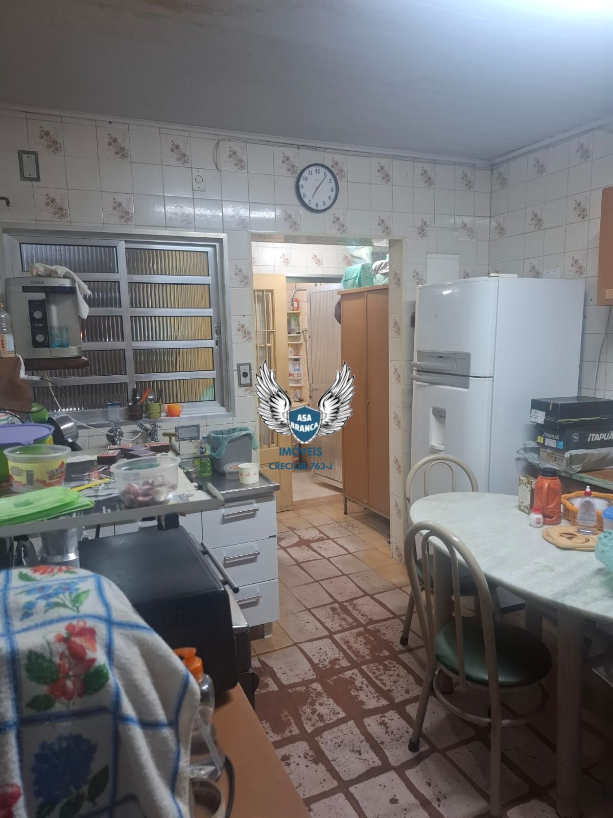 Casa térrea na vila nivi com 01 dormitório e 06 vagas de gar