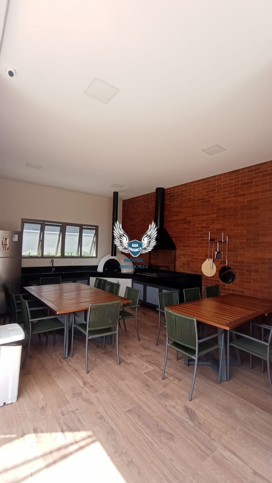 Apartamento com 03 dormitórios sendo 01 suíte e 01 vaga de garagem a 600 metros