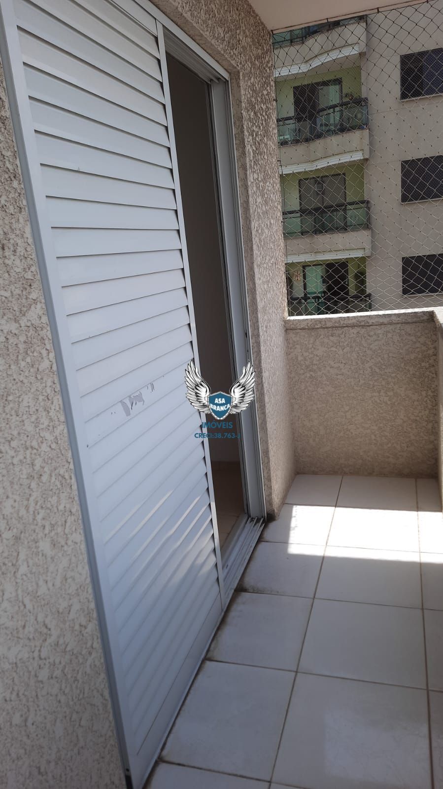 Apartamento na água fria com 03 dormitórios sendo 01 suíte e 02 vagas de garagem