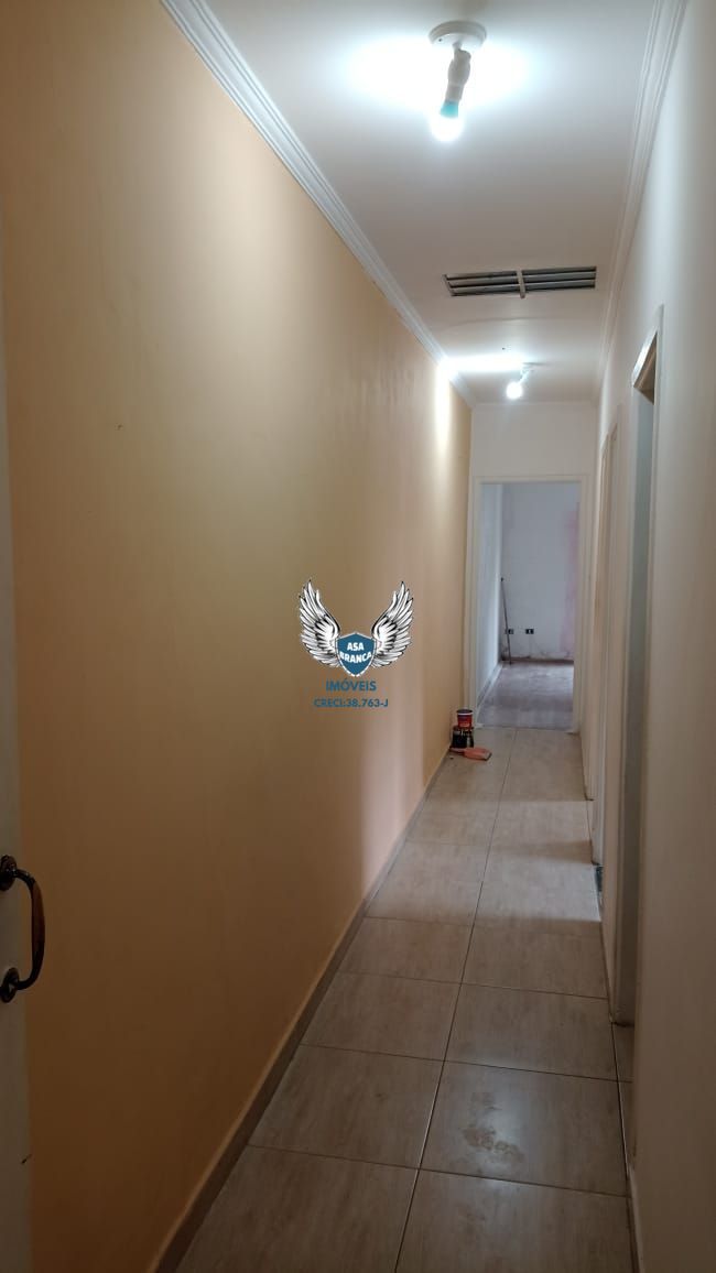 Casa térrea no tucuruvi com 03 dormitórios sendo 01 suíte e 02 vagas de garagem,