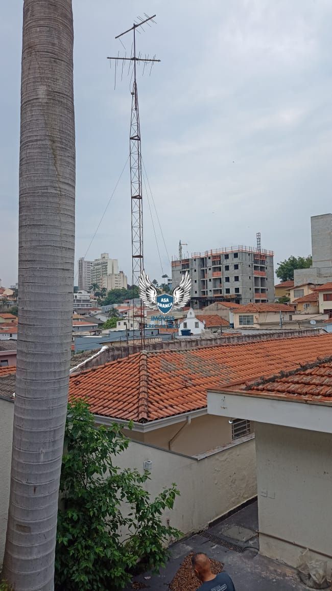 Casa térrea no tucuruvi com 03 dormitórios sendo 01 suíte e 02 vagas de garagem,