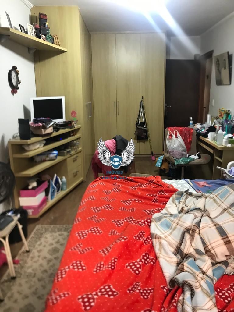 Casa térrea com 05 quartos em santana ao lado do colégio militar do exército