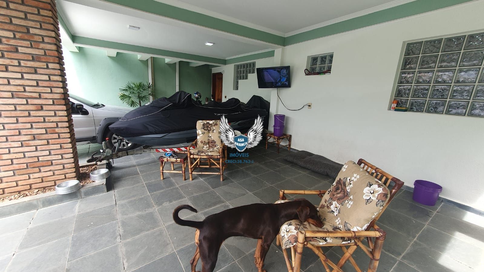 Sobrado 04 quartos sendo 03 suites , 05 vagas de garagem e piscina
