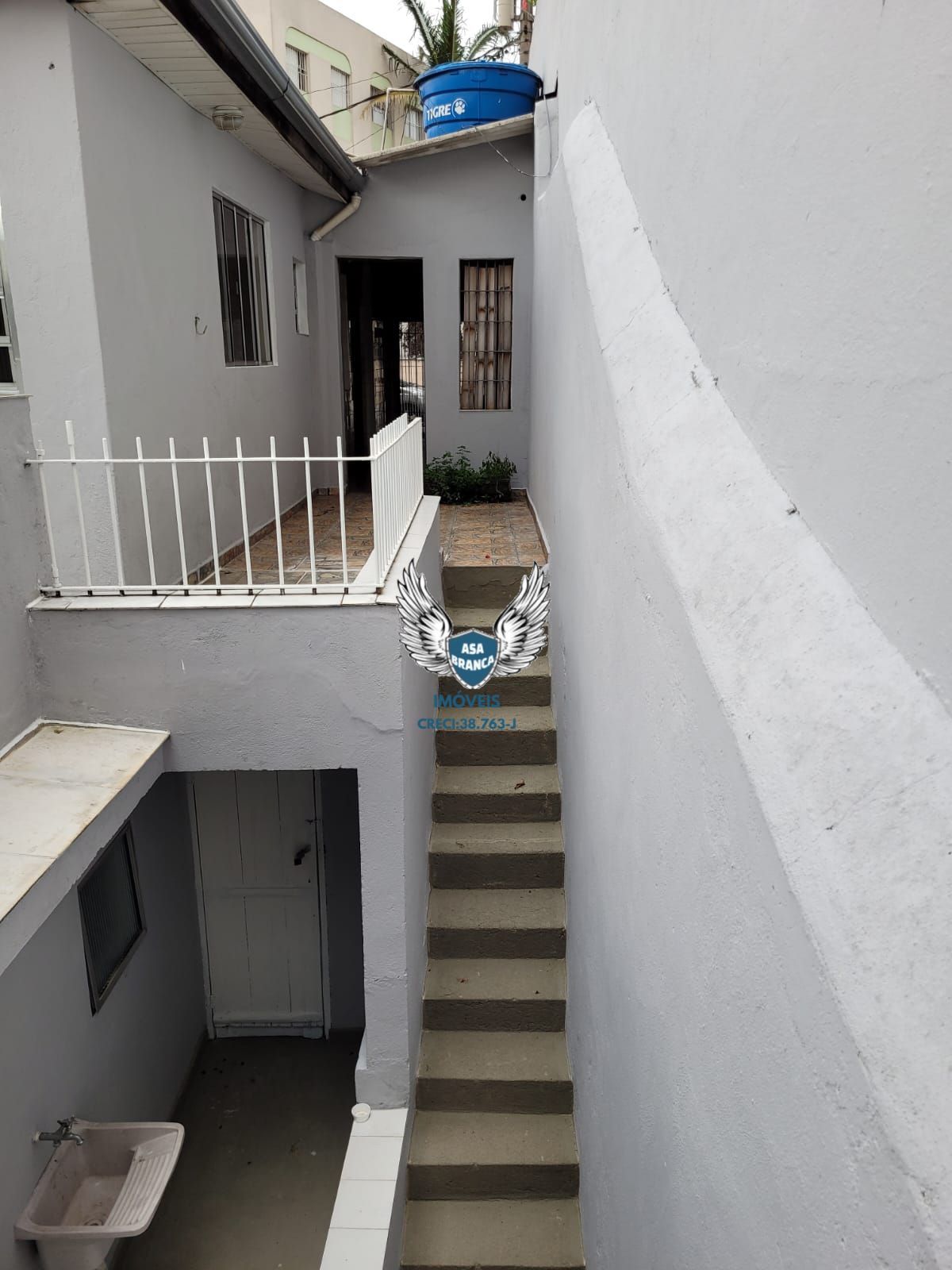Casa térrea no lauzane com 03 dormitórios e 01 suíte