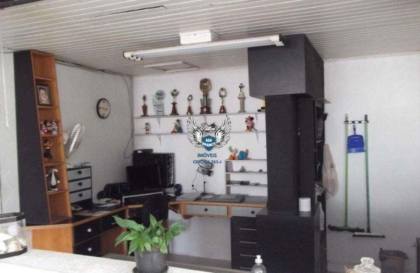 Sobrado em santana com 03 dormitórios possui 02 vagas de garagem, localizado à 0