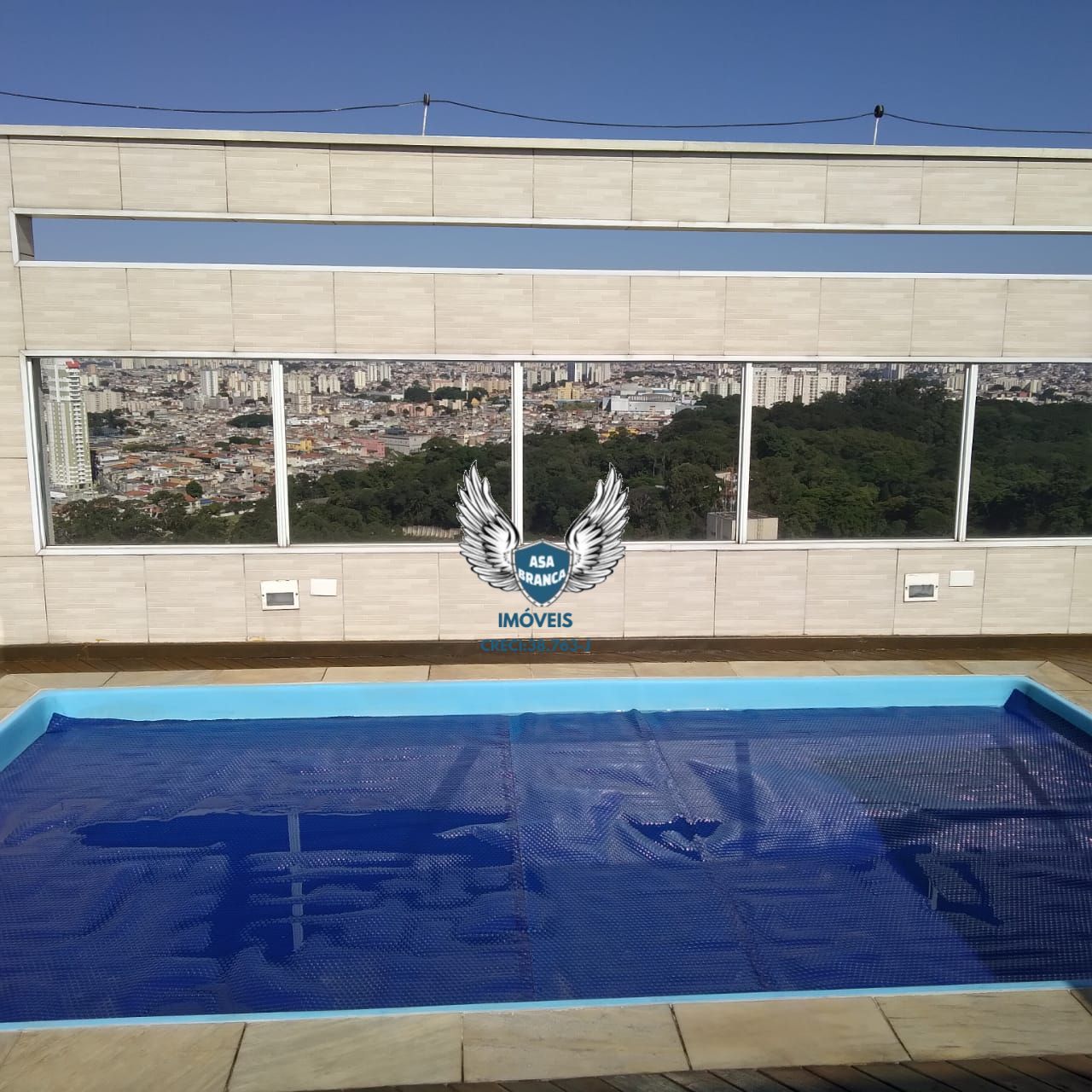 Cobertura no horto florestal mobiliada com 03 dormitórios sendo 01 suíte