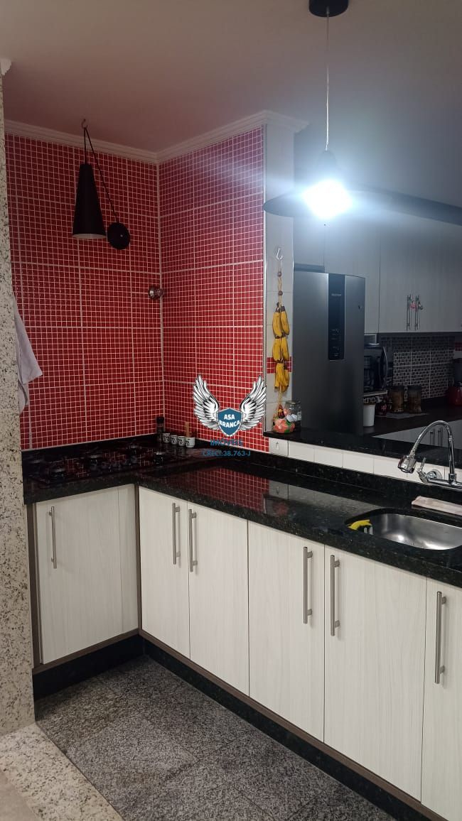 Sobrado em condomínio fechado em guarulhos com 03 dormitórios sendo 01 suíte , à