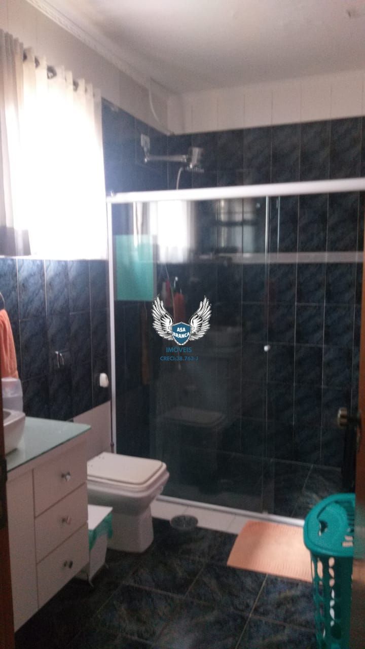 Sobrado com piscina no imirim possui 04 dormitórios sendo 01 suíte e 02 vagas de