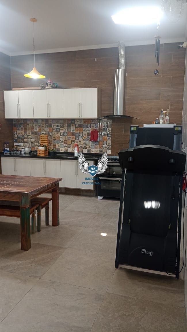 Sobrado em condomínio fechado em guarulhos com 03 dormitórios sendo 01 suíte , à