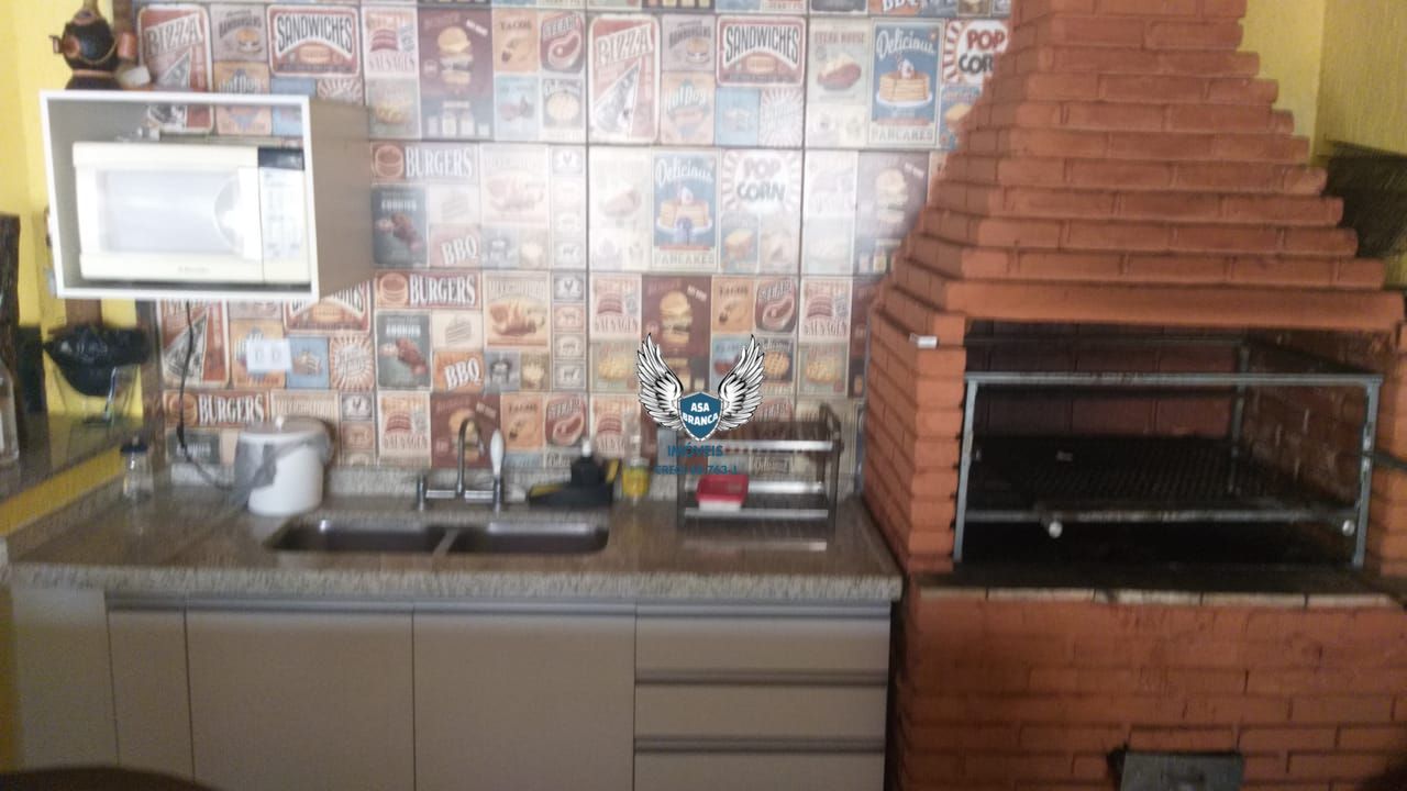 Sobrado com piscina no imirim possui 04 dormitórios sendo 01 suíte e 02 vagas de
