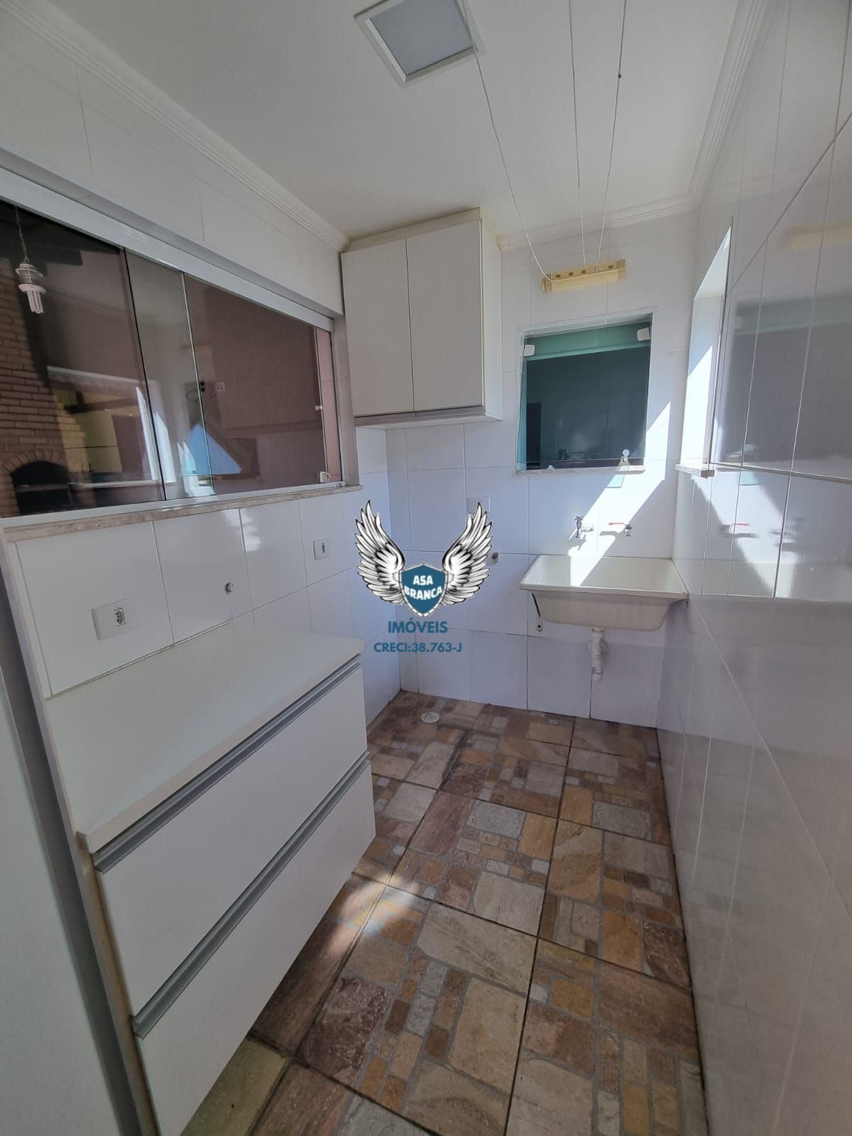 Casa térrea de vila no lauzane paulista com 03 dormitórios sendo 01 suíte