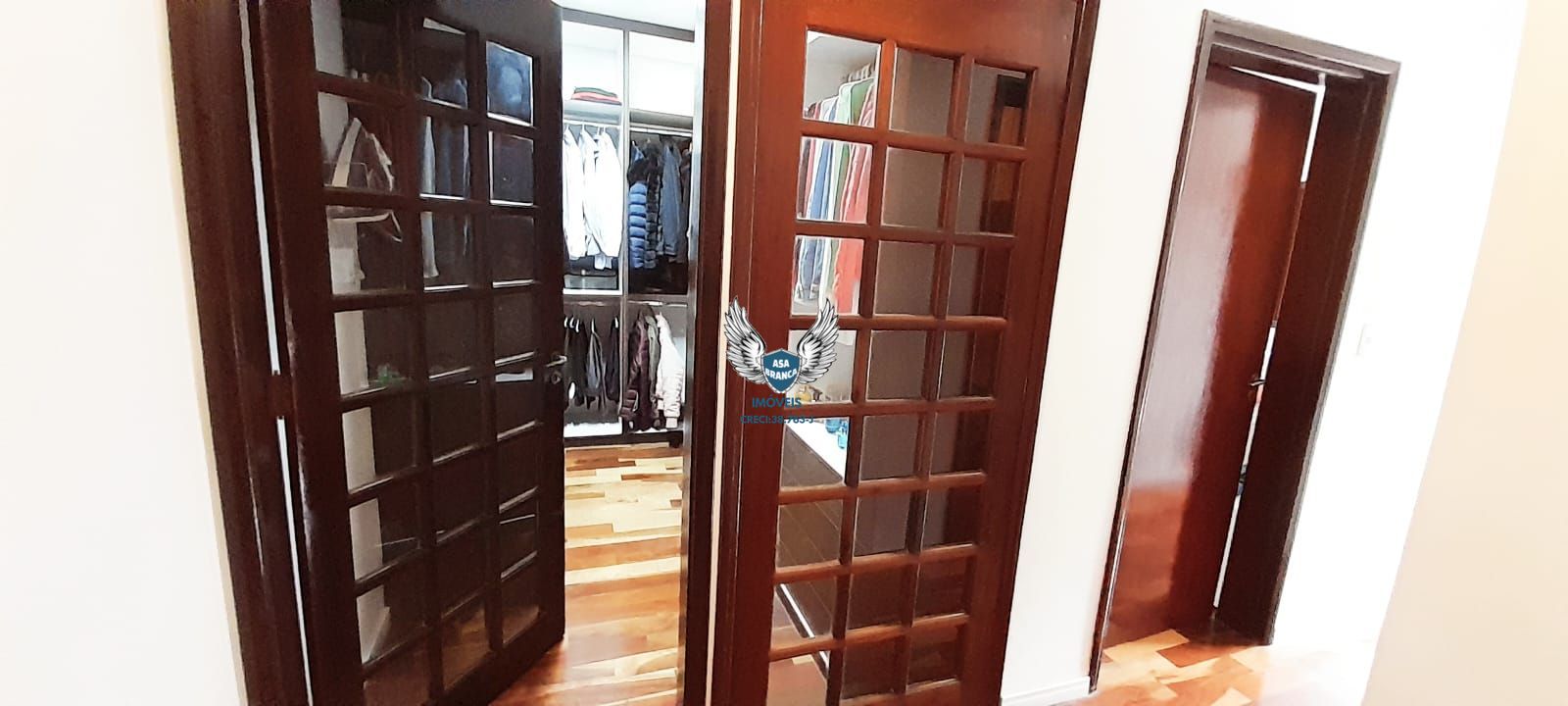 Sobrado no tremembé com 03 dormitórios