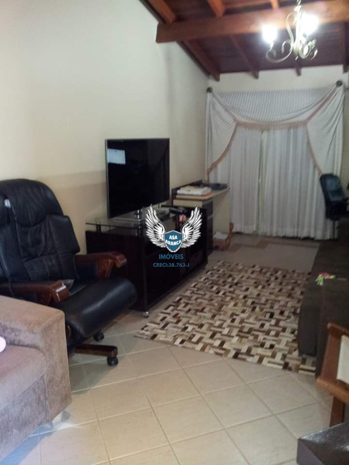 Imóvel de alto padrão 3 dormitórios sendo 2 suítes, quarto empregado, salão de f