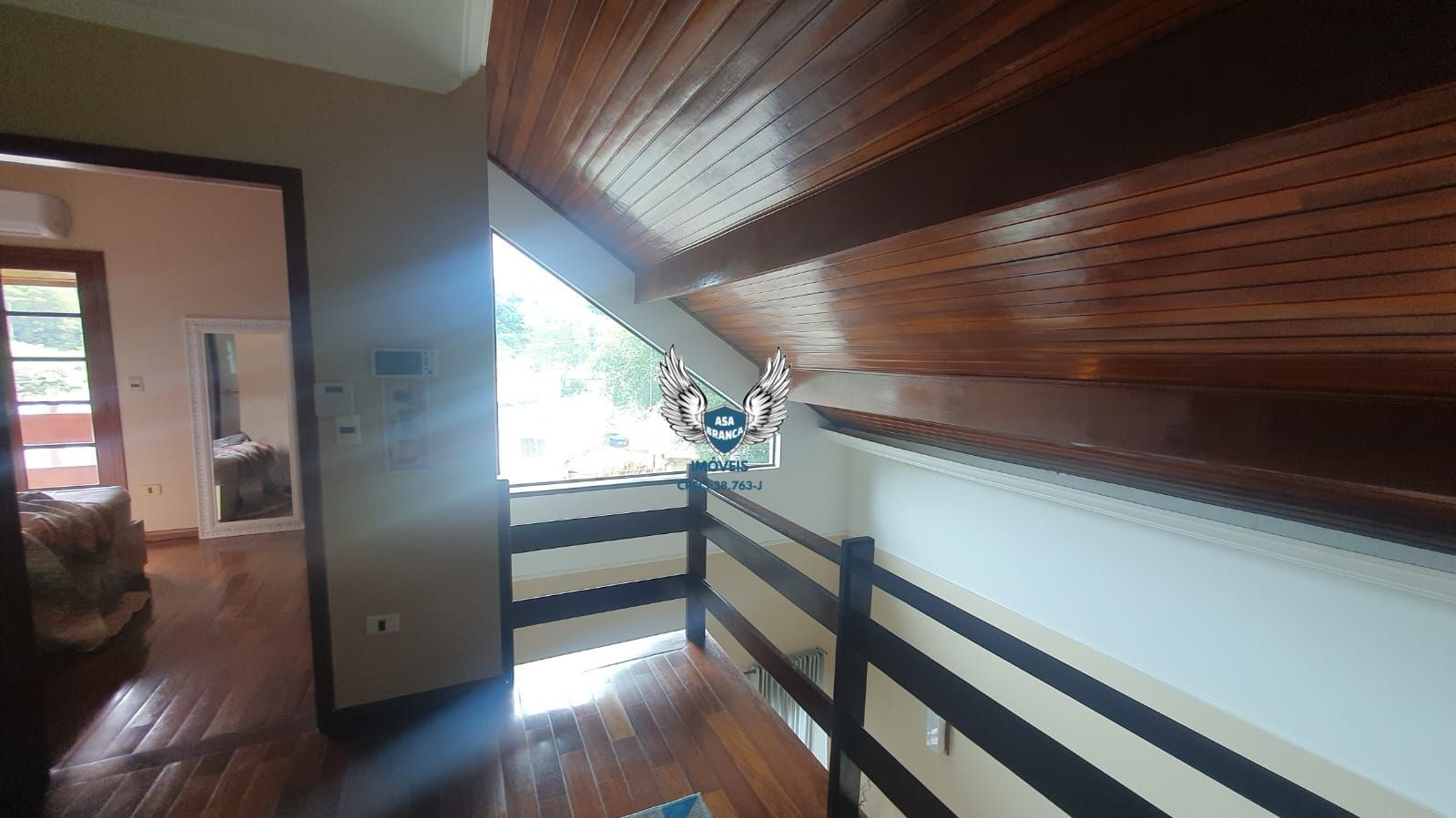 Sobrado 04 quartos sendo 03 suites , 05 vagas de garagem e piscina