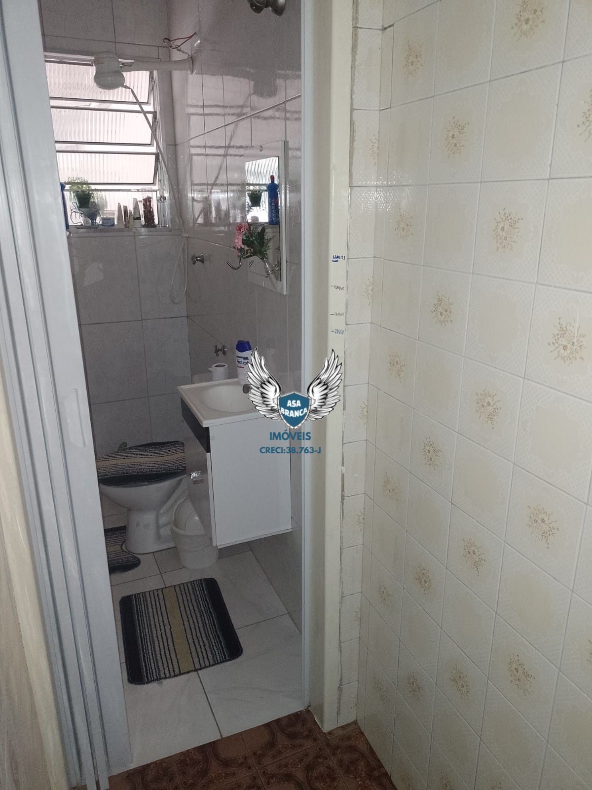 Sobrado com 4 dormitórios, garagem, sala de jantar, cozinha, lavanderia, salão d