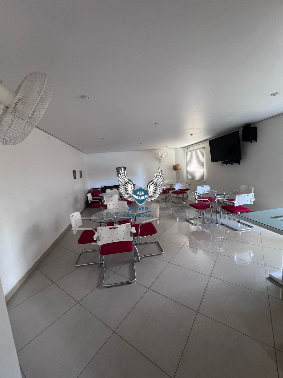 Apartamento com sacada bairro santa terezinha com 02 dormitório e 01 vaga de ga