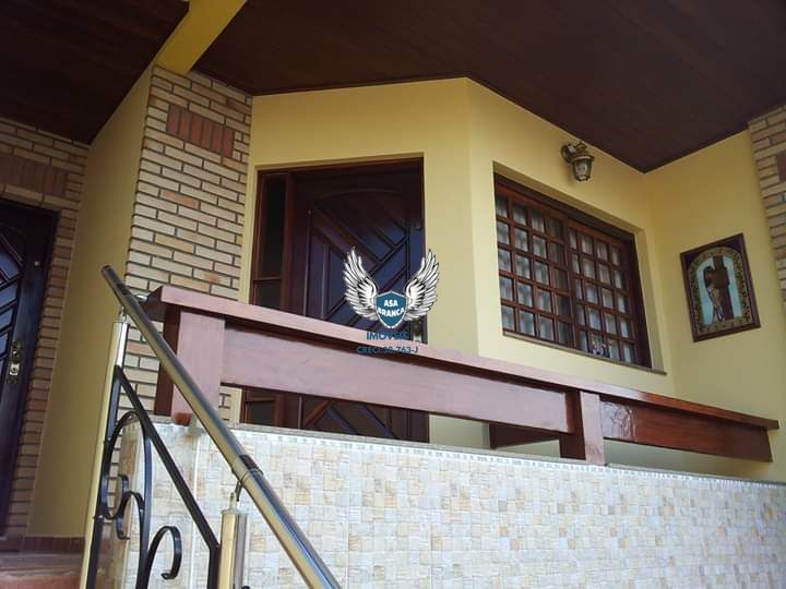 Imóvel de alto padrão 3 dormitórios sendo 2 suítes, quarto empregado, salão de f