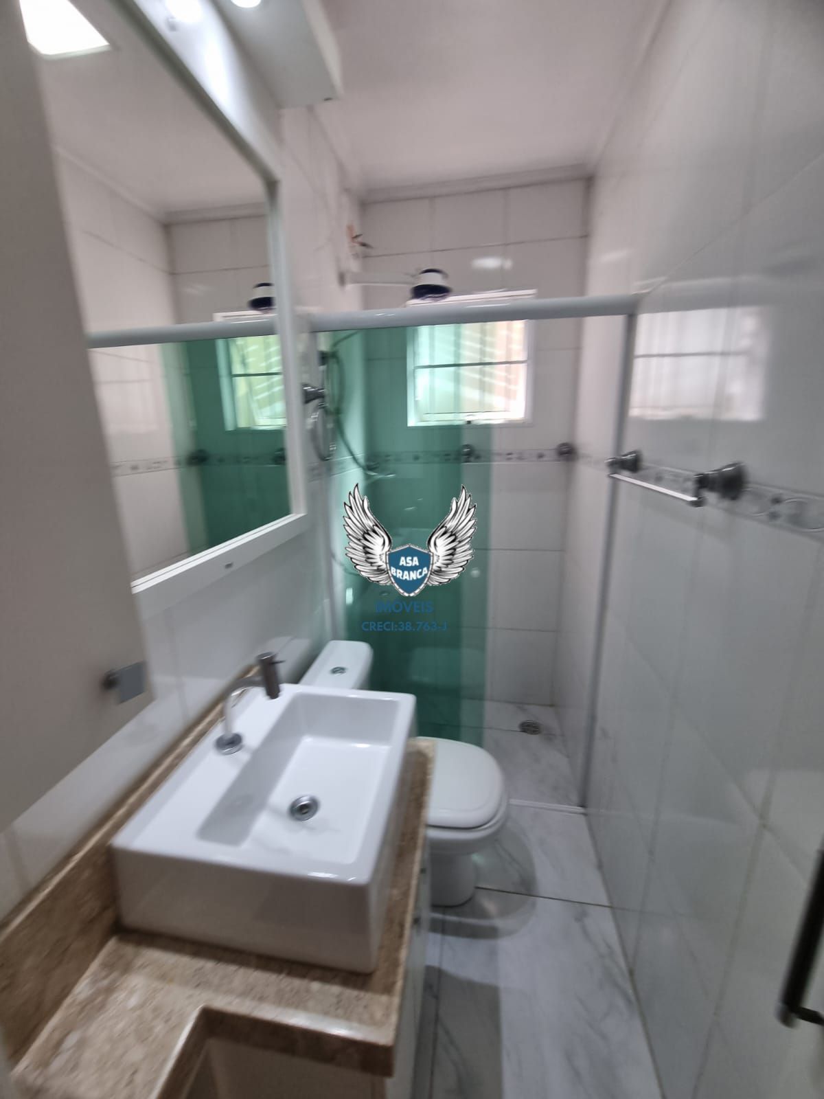 Casa térrea de vila no lauzane paulista com 03 dormitórios sendo 01 suíte
