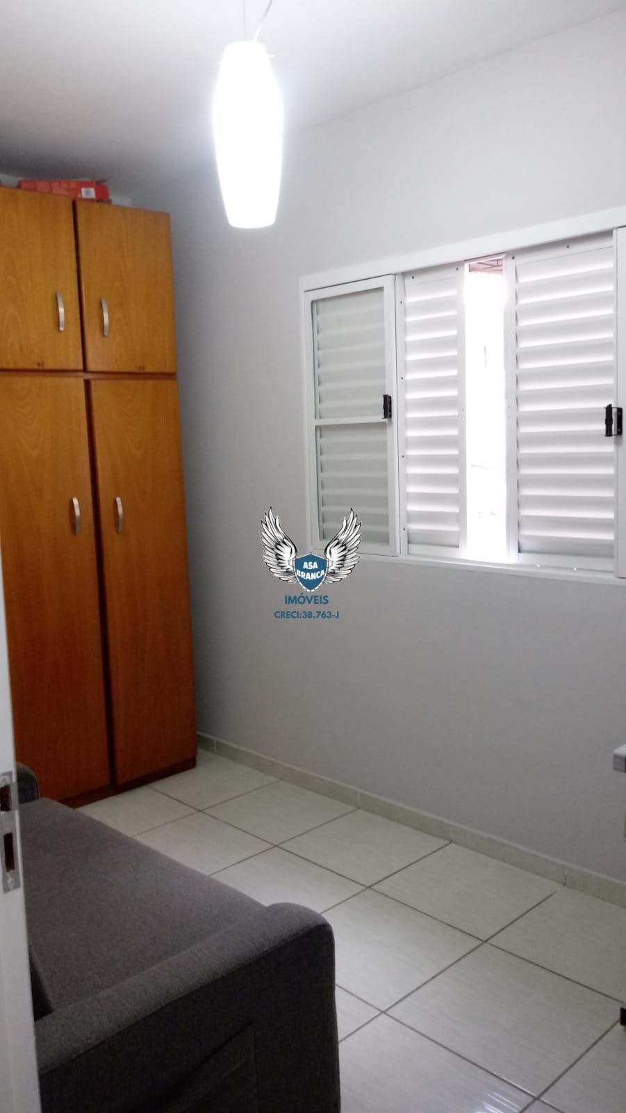 Sobrado vila nova cachoerinha com 03 dormitórios sendo 01 su