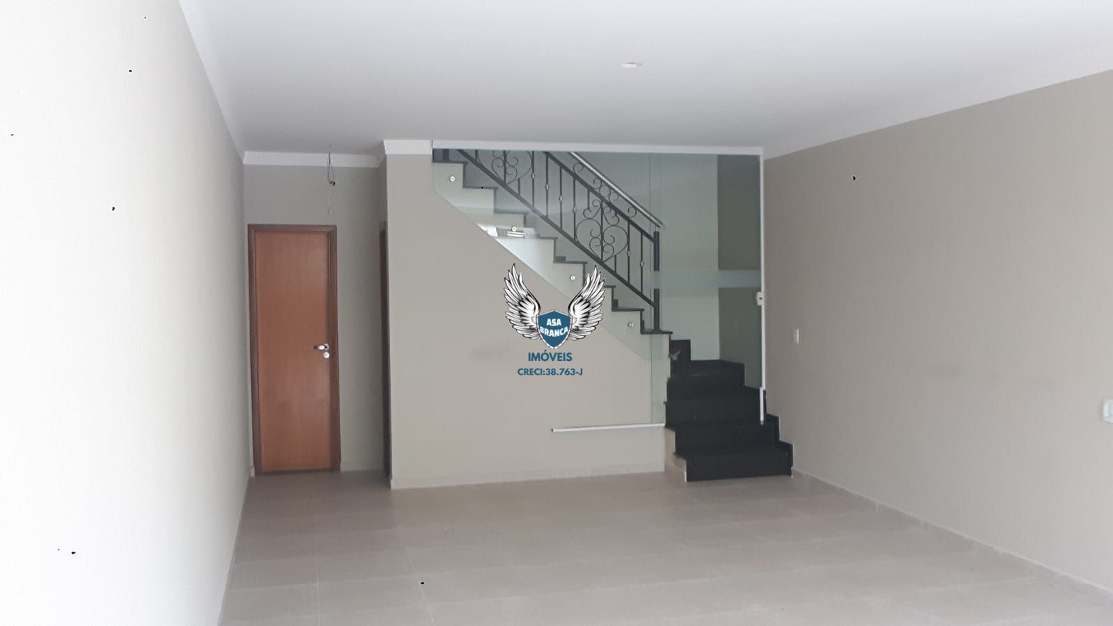 Sobrado triplex novo de alto padrão no lauzane paulista em rua sem saída