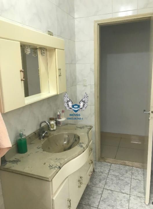 Sobrado na isolina mazzei com 03 dormitórios e edicula com banheiro e 02 vagas d