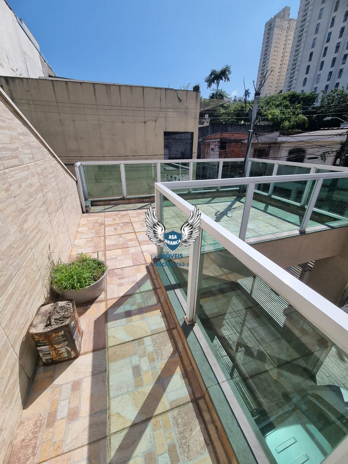 Casa térrea de vila no lauzane paulista com 03 dormitórios sendo 01 suíte