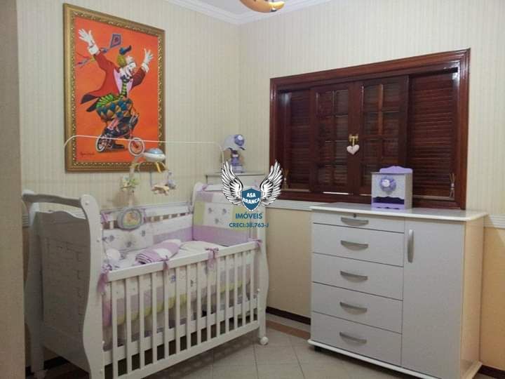 Imóvel de alto padrão 3 dormitórios sendo 2 suítes, quarto empregado, salão de f