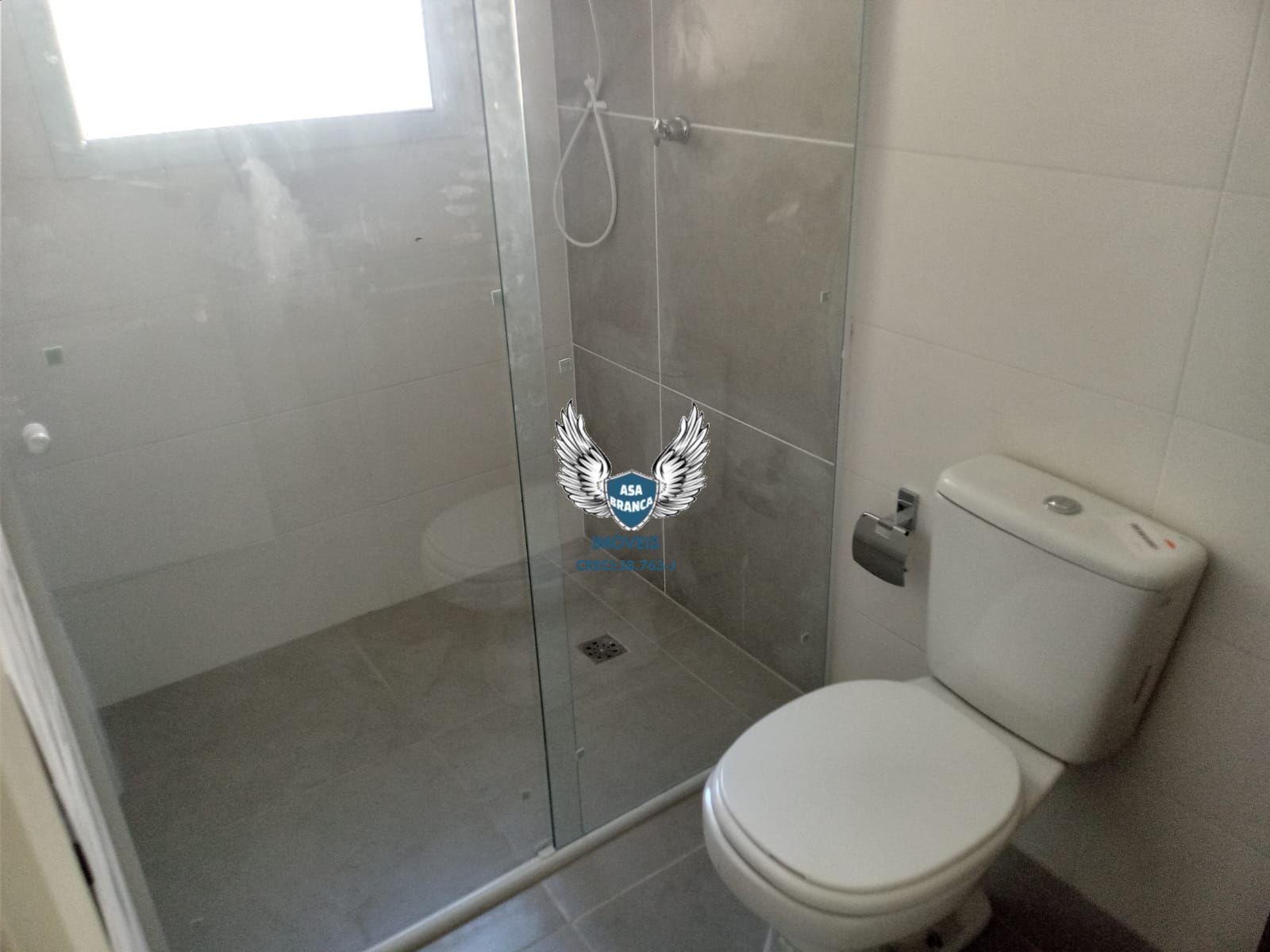 Sobrado no mandaqui com 03 dormitórios , sendo as 03 suítes e 05 vagas de garage