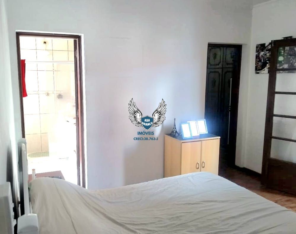 Sobrado em santana com 03 dormitórios sendo 01 suíte e 04 vagas de garagem ( à 1