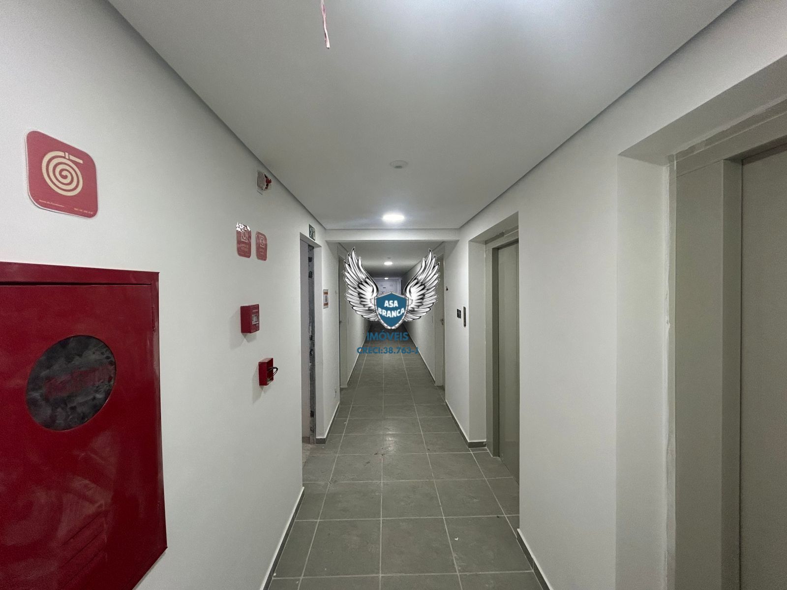 Apartamento com sacada, no bairro do limão 02 dormitórios sem vaga de garagagem