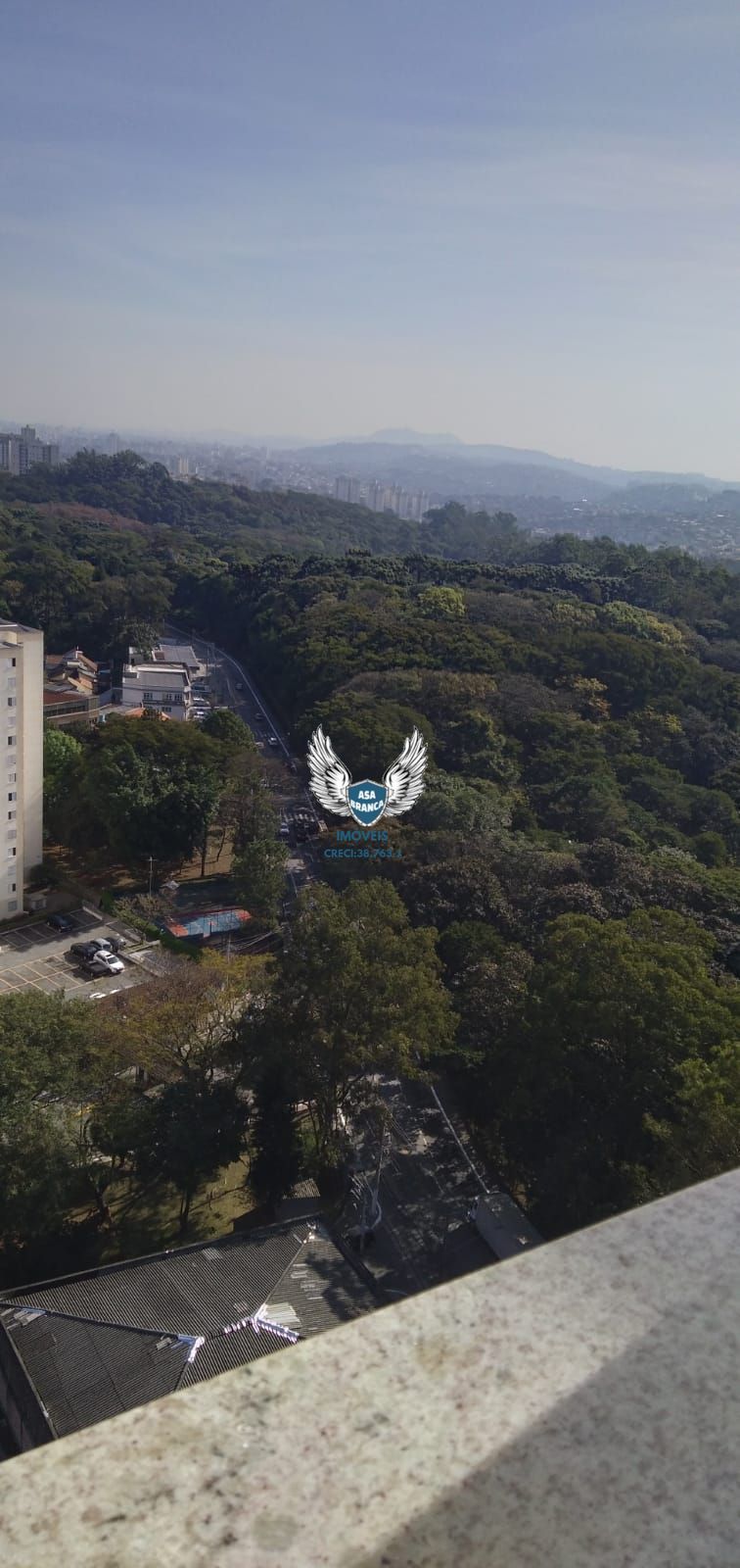 Cobertura no horto florestal mobiliada com 03 dormitórios sendo 01 suíte