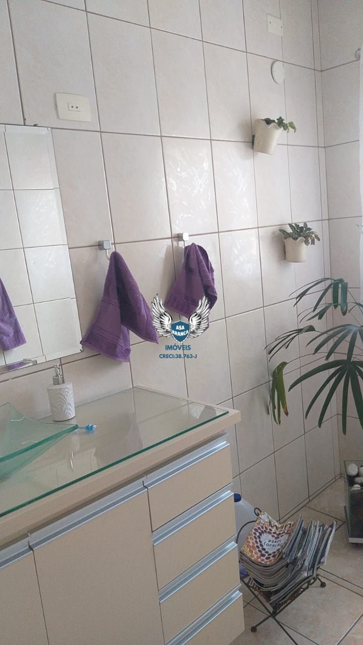 Sobrado com piscina no imirim possui 04 dormitórios sendo 01 suíte e 02 vagas de