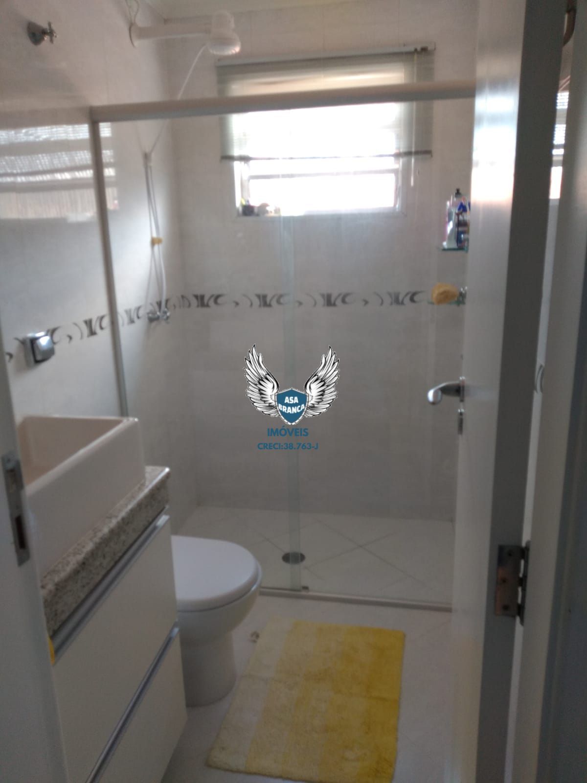 Sobrado na freguesia do ó com 03 dormitórios sendo 01 suíte, à 300 metros da fut