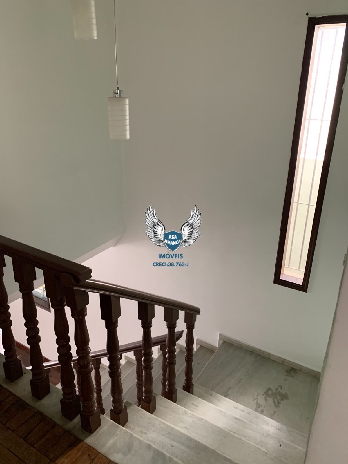 Sobrado no tucuruvi com 03 dormitórios sendo 01 suíte e 02 vagas de garagem