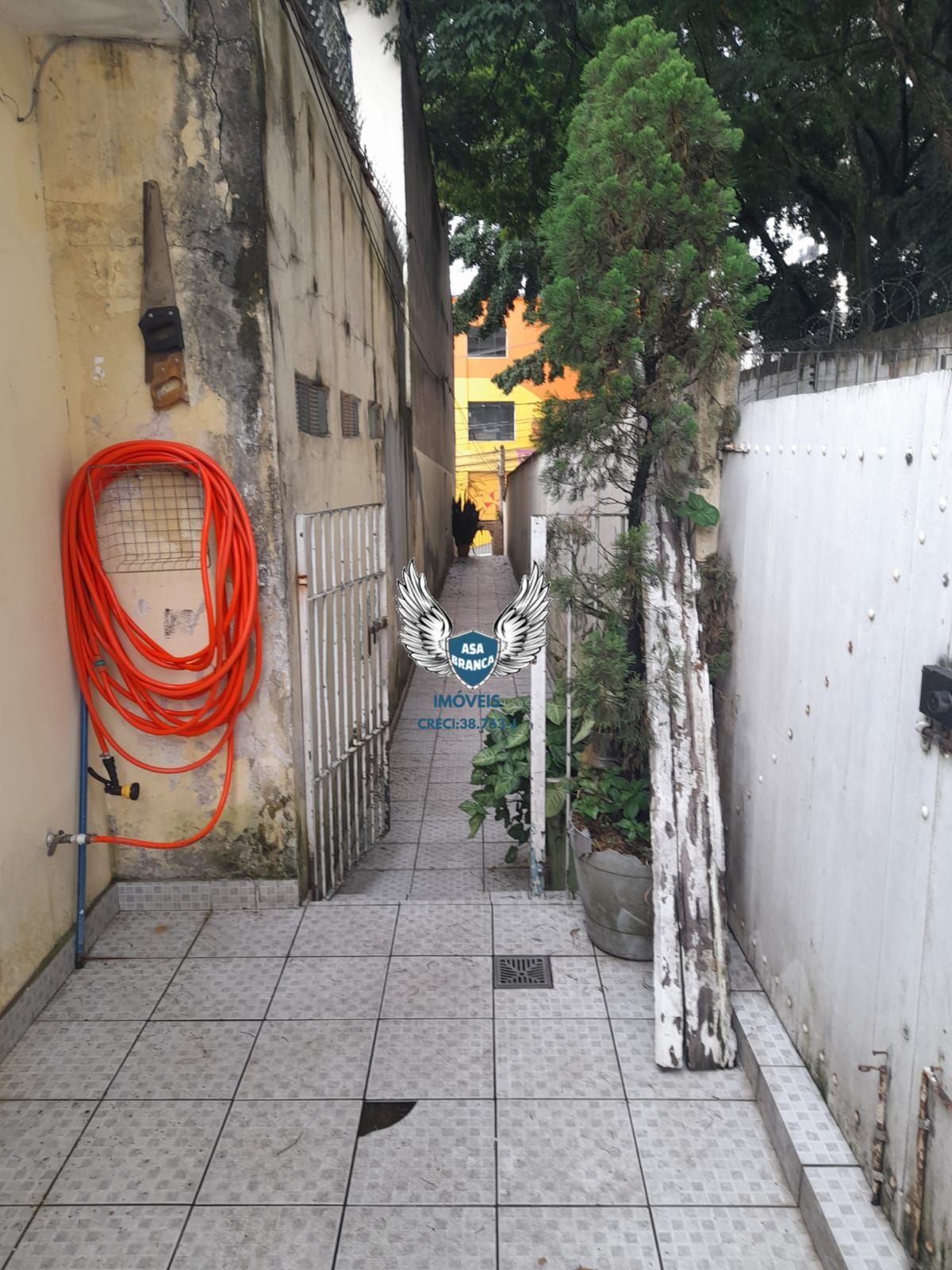 Casa térrea com 05 quartos em santana ao lado do colégio militar do exército