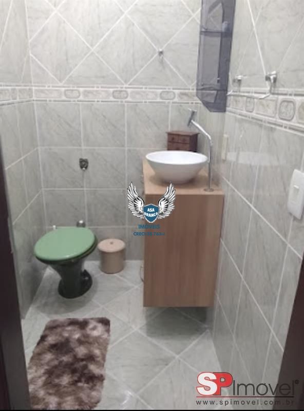 Lindo sobrado 3 dormitórios, sendo 2 suítes na vila mazzei.