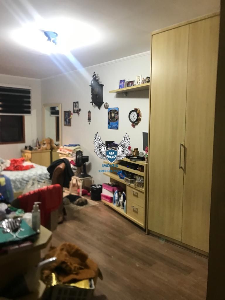 Casa térrea com 05 quartos em santana ao lado do colégio militar do exército