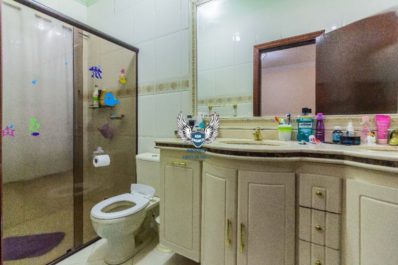 Imóvel de alto padrão 3 dormitórios sendo 2 suítes, quarto empregado, salão de f