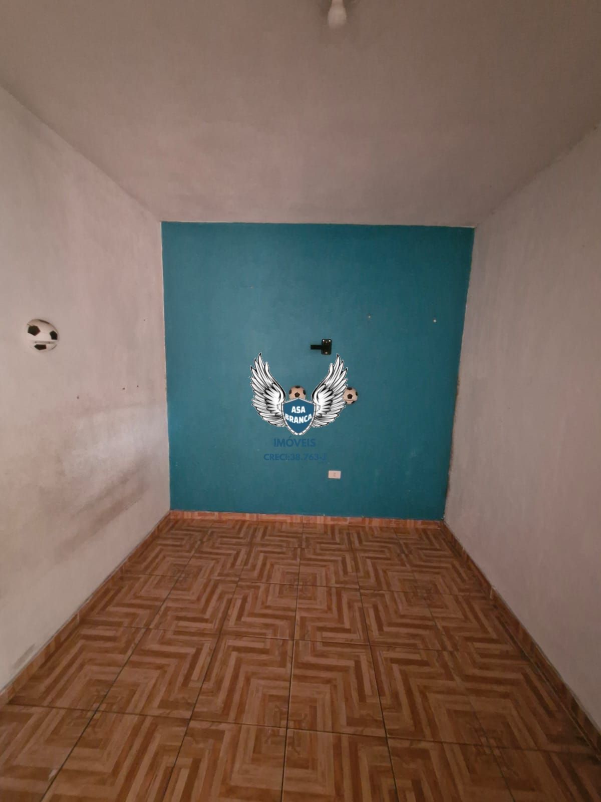 Sobrado no jaraguá com 03 dormitórios e 02 vagas de garagem