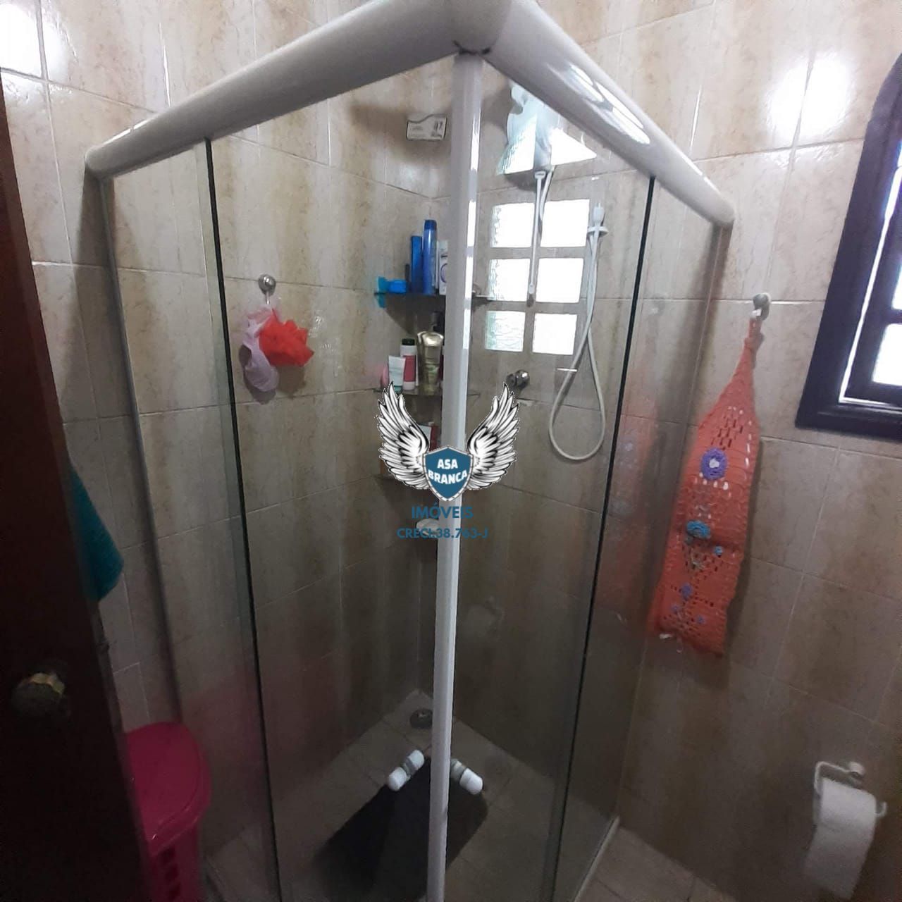 Sobrado com 02 dormitórios e 01 vaga de garagem